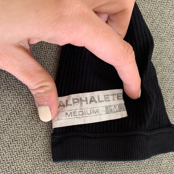 Alphalete black seamless Ozone leggings - Picture 3 of 5